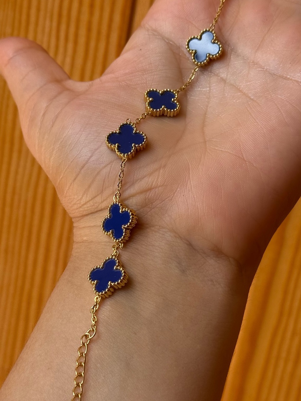 Blue leaf clover Bracelet - Picture 4 of 6